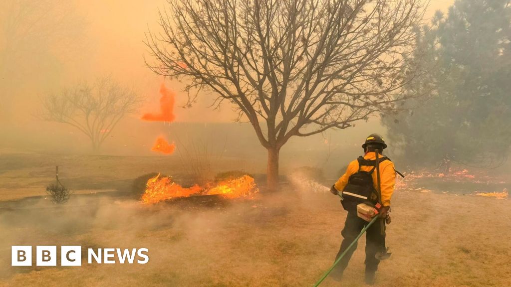 Texas enfrenta o segundo maior incêndio florestal da história dos EUA