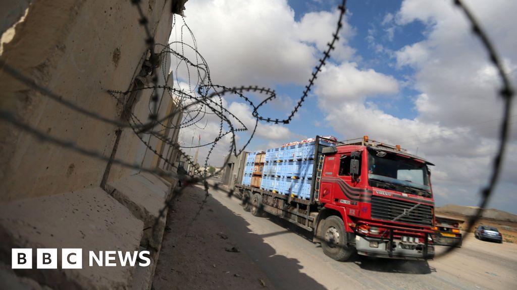 Israel reopens Gaza cargo crossing