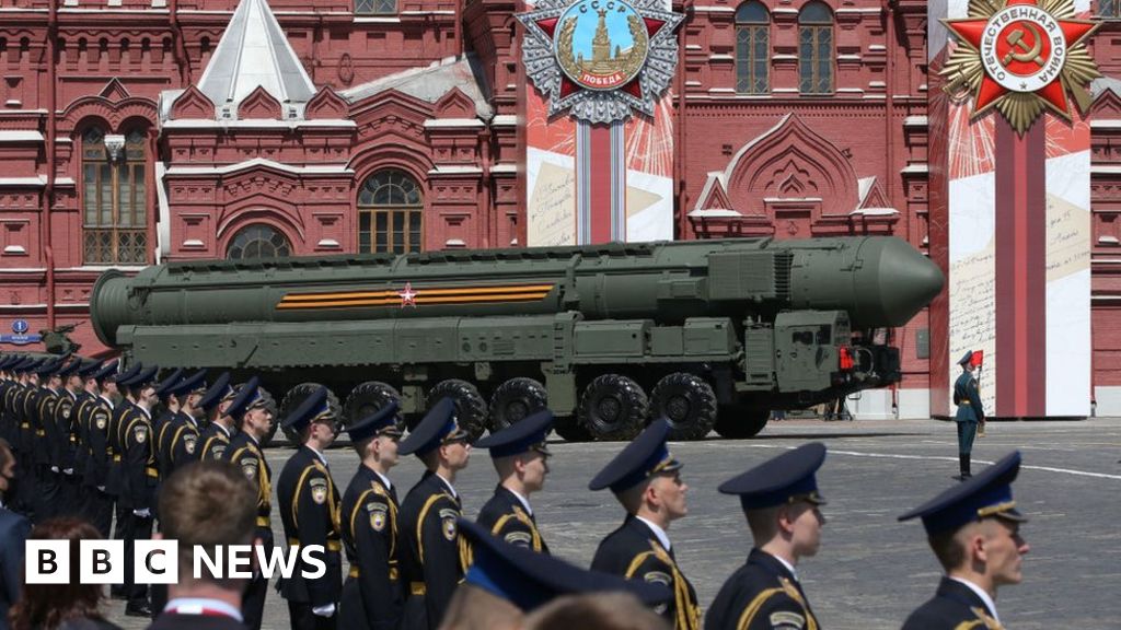 Ukraine war: US says it takes Putin nuclear threat seriously