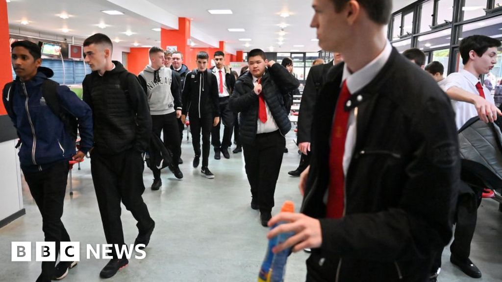 Coronavirus: More pupils return to Scotland's schools