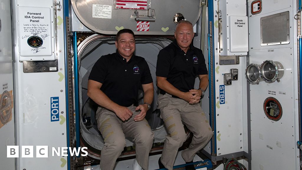 Nasa SpaceX crew return: Astronauts set for ocean splashdown