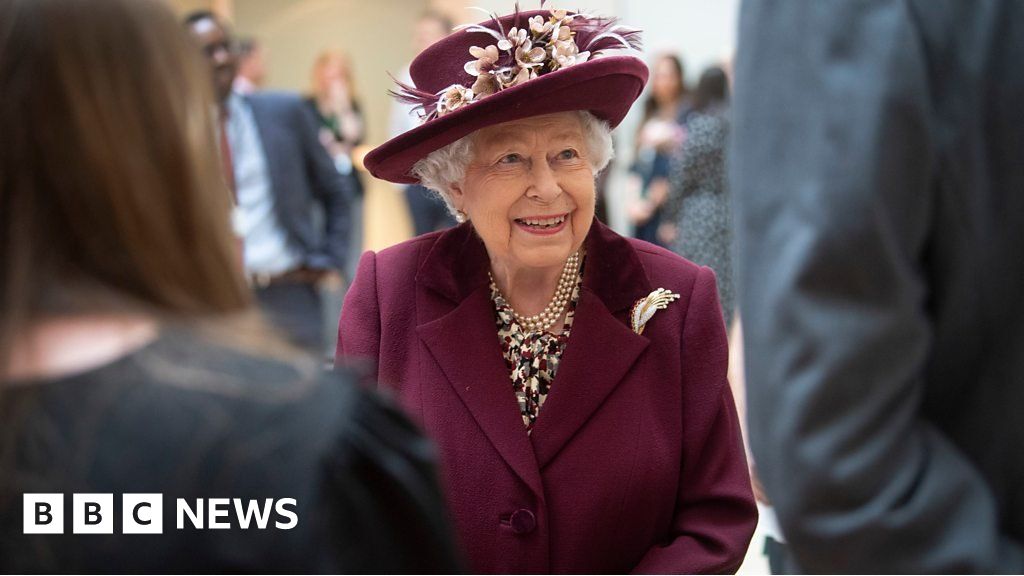 The Queen thanks to the MI5 agents, for their "tireless work"