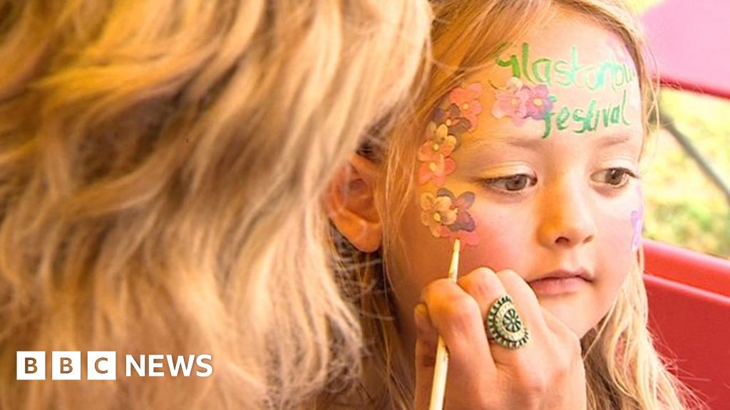 Down With The Kids At Glastonbury - BBC News