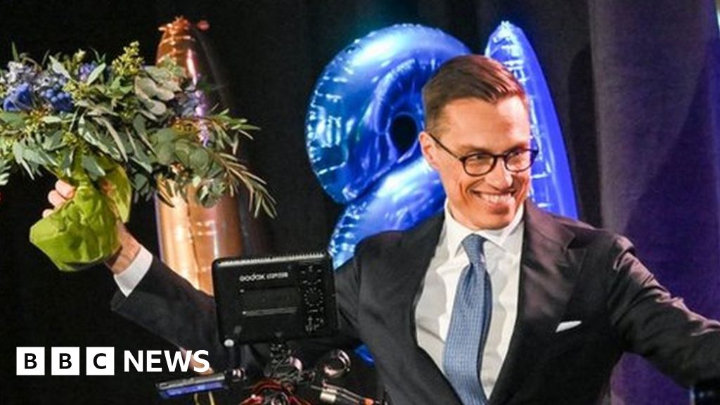 Бивш консерватор на Финландия Министър-председателят Александър Стуб спечели президентските избори