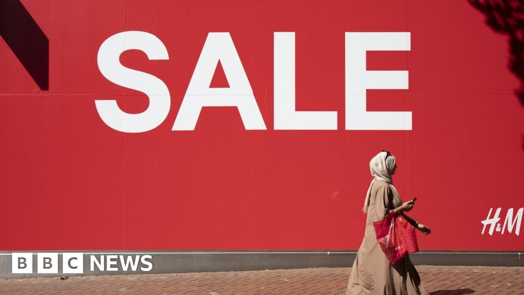 Why are there so many preChristmas sales? BBC News