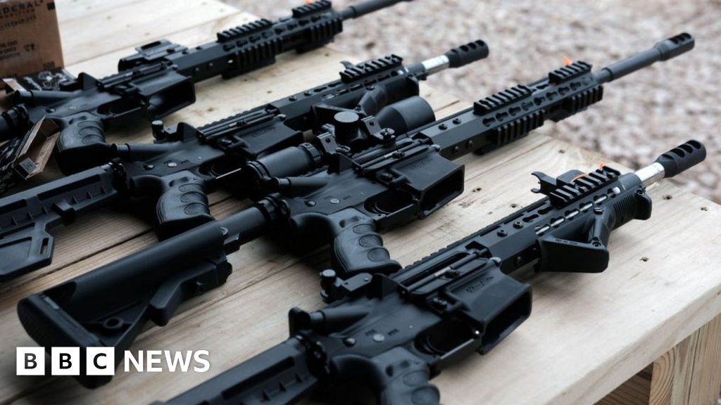 Върховният съд на САЩ оставя в сила забраната за нападение на оръжие в Илинойс - засега