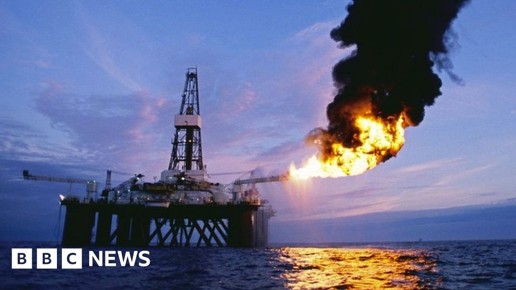 Sturgeon urges UK government to reassess Cambo oil field plan