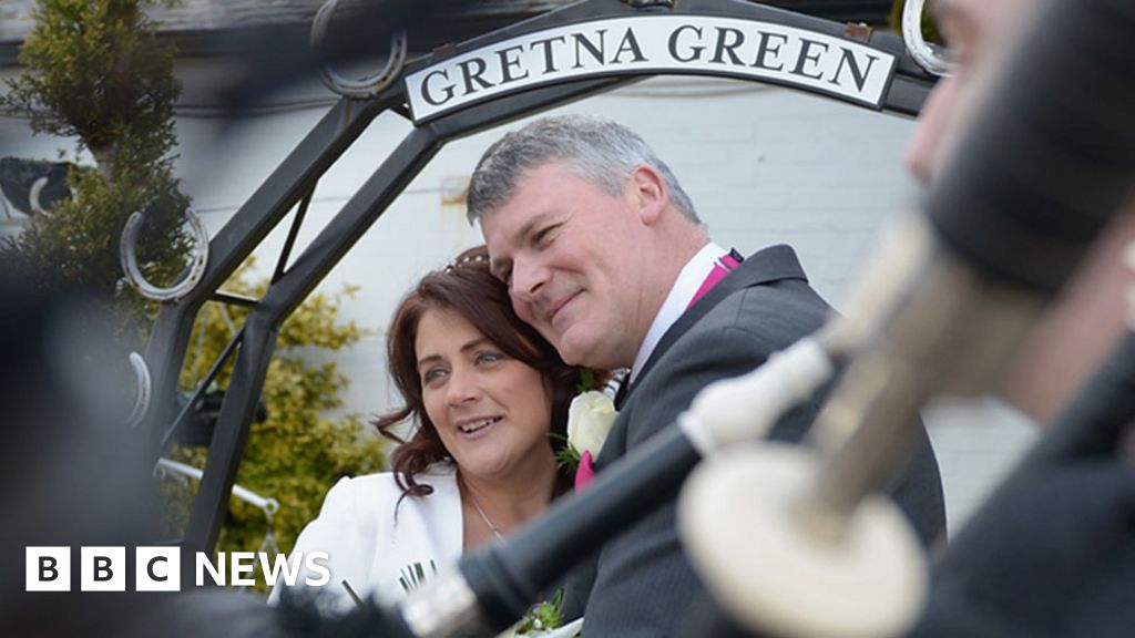 Gretna maintains wedding capital crown BBC News