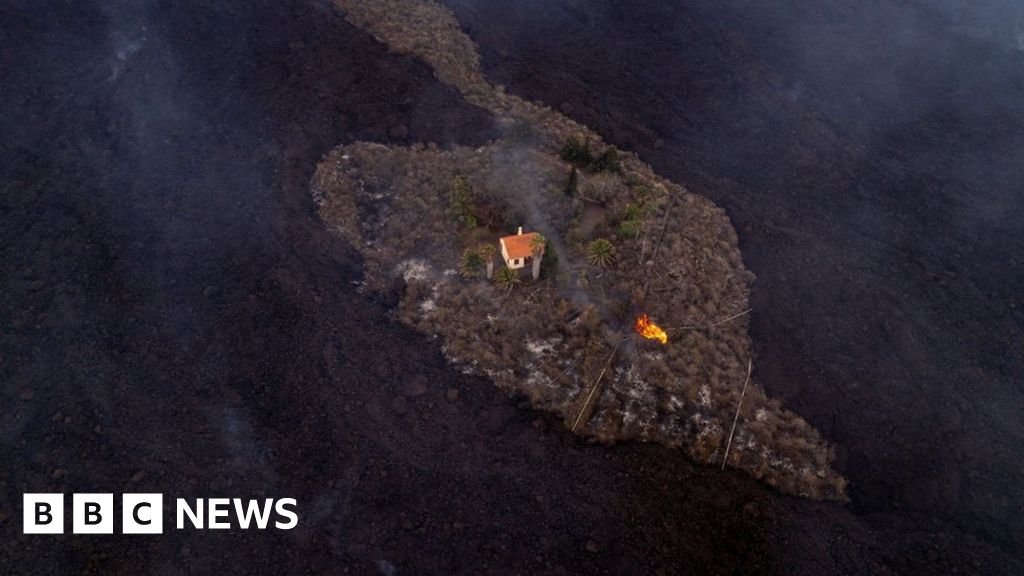 La Palma volcano: Family's anguish as lava destroys 'miracle house'