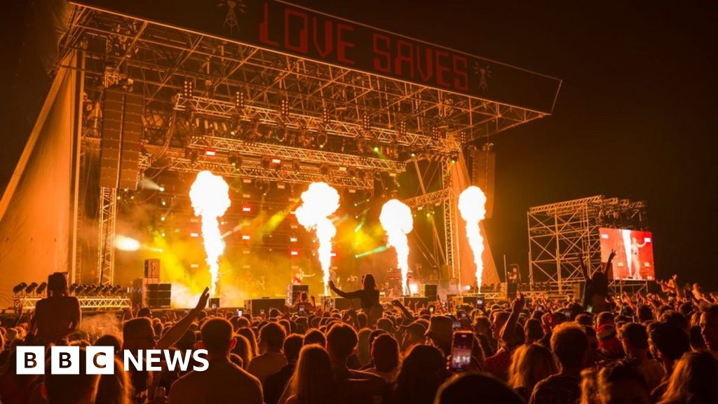 Bristol's Love Saves the Day bans onsite singleuse plastic BBC News