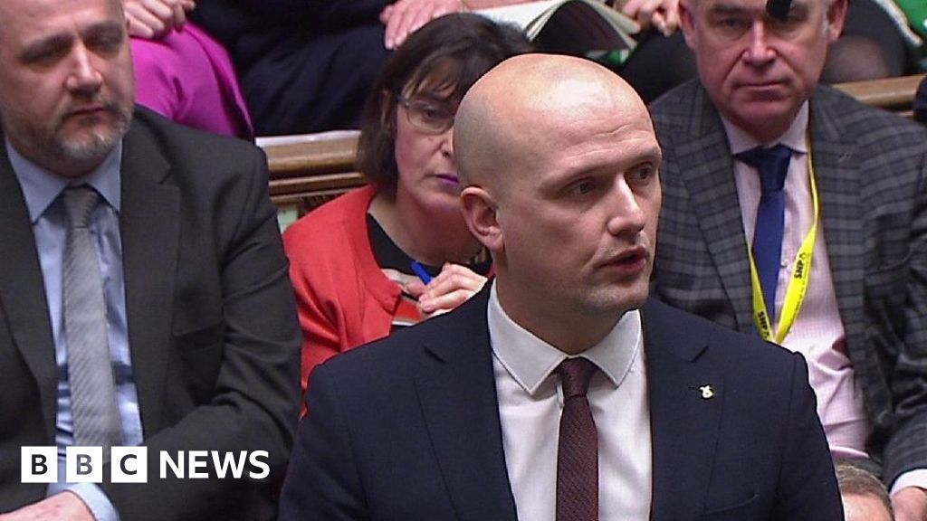 SNP: Tory party 'tearing itself apart' over Rwanda plan