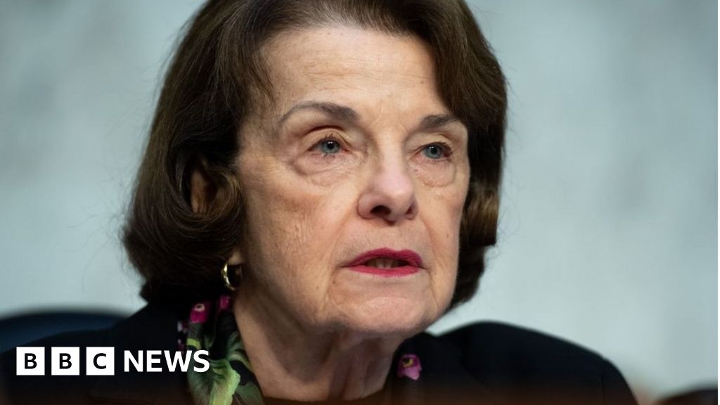 Pelosi loses Senate Democrats on Trump impeachment delay