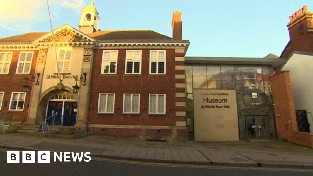 North Hertfordshire Museum entrance row close to 'resolution' BBC News