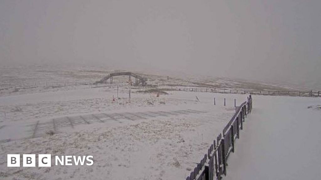 Isle of Man's Mountain Road closes due to snow and ice