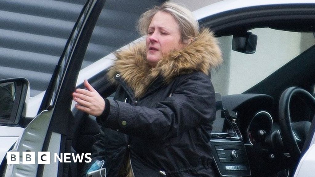 Teacher admits sexual relationship with pupil at Glasgow school