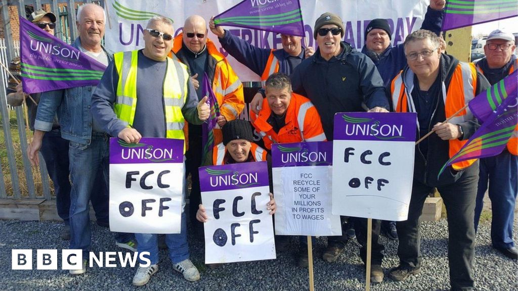 Hull waste recycling staff strike over sick pay BBC News