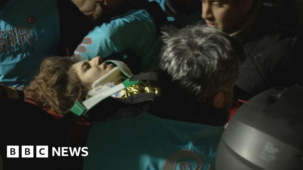 Turkey earthquake rescue: How two sisters were saved from the rubble