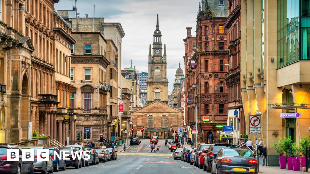 Glasgow LEZ: Traffic pollution down in first year