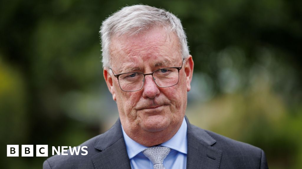 NI health: Minister cannot confirm pay rise for healthcare staff