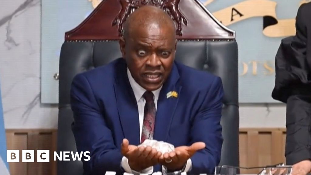 Watch: Moment Botswana's president feels weight of giant diamond