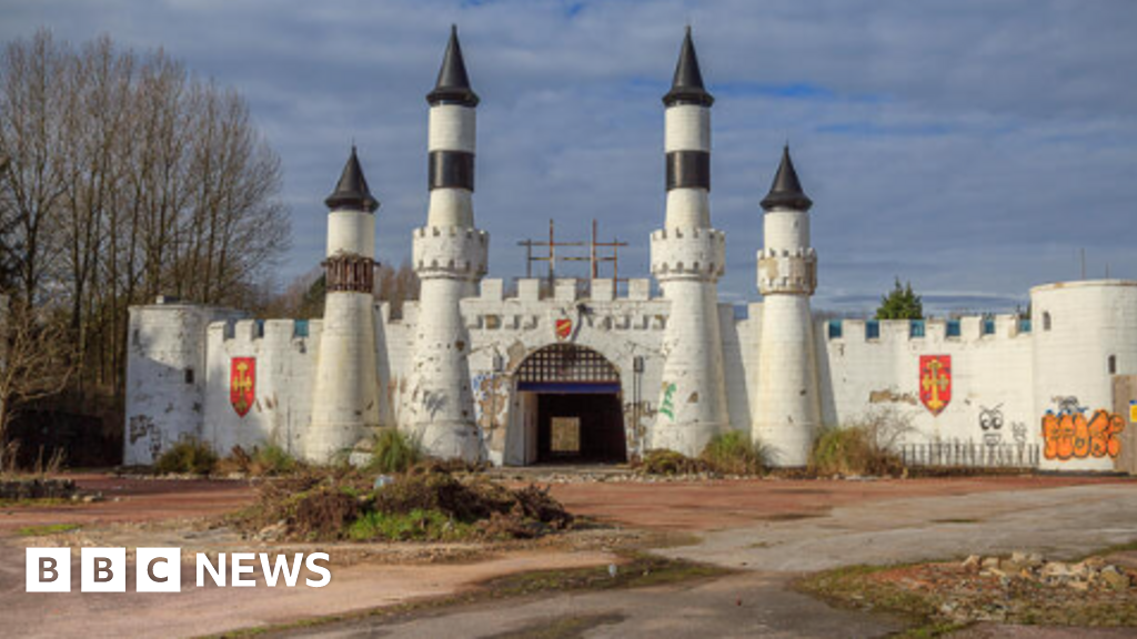 Former Camelot Theme Park Plans 350-Home Village Lancashire