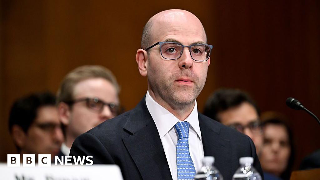 Trump's Fed pick Stephen Miran says he will keep White House job thumbnail