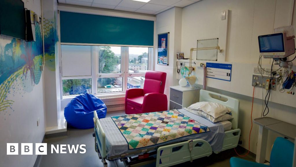 Newly refurbished room on Cornwall Children's Cancer Unit opens