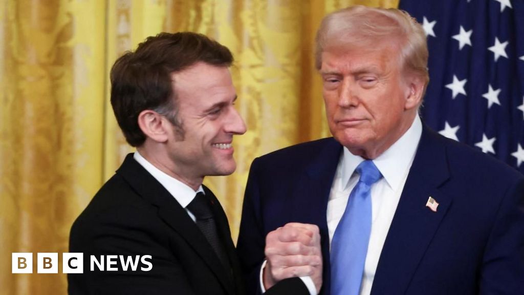 Damai tidak berarti menyerahkan Ukraina, kata Macron bersama Trump