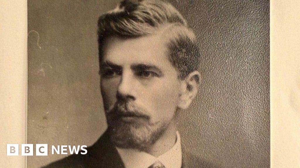 Nazi search engine shows if ancestors were in Hitler's party