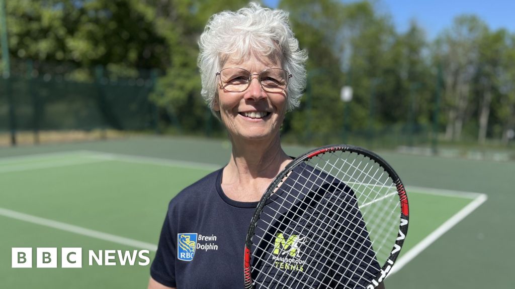 Lifetime award for 'ace' tennis volunteer