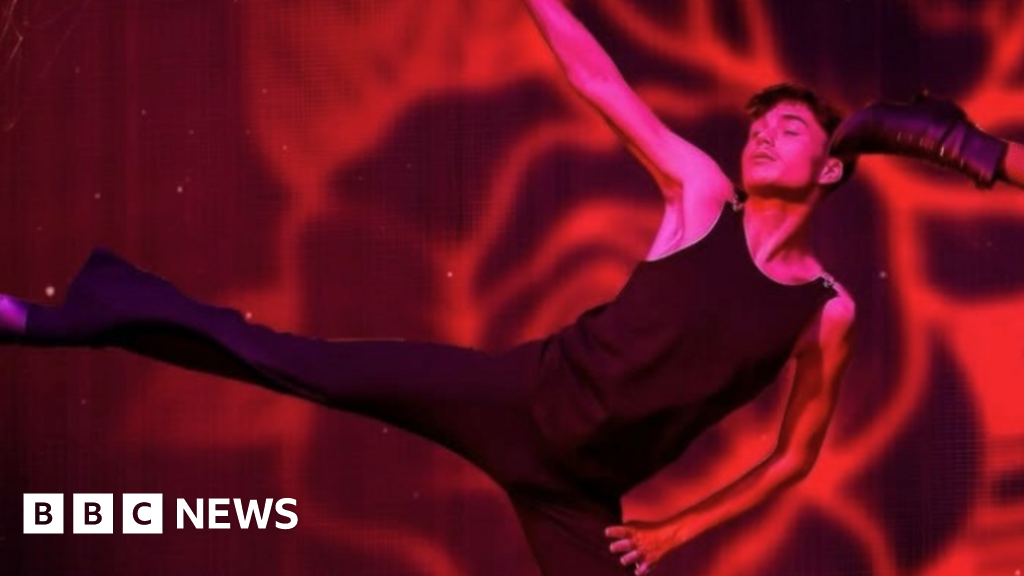 Consett teenage dancer on New York Broadway stage at Christmas