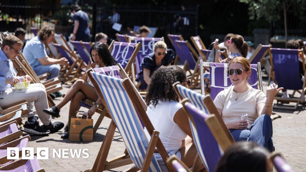 Temperatures surpass 29C as UK heads for heatwave