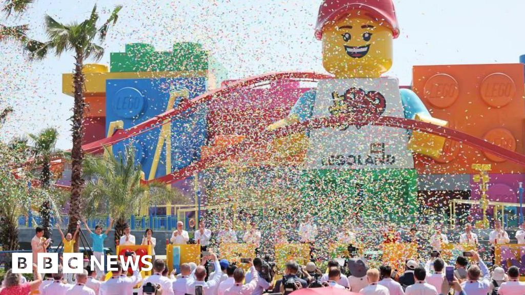 China bets on Western theme parks to help boost spending