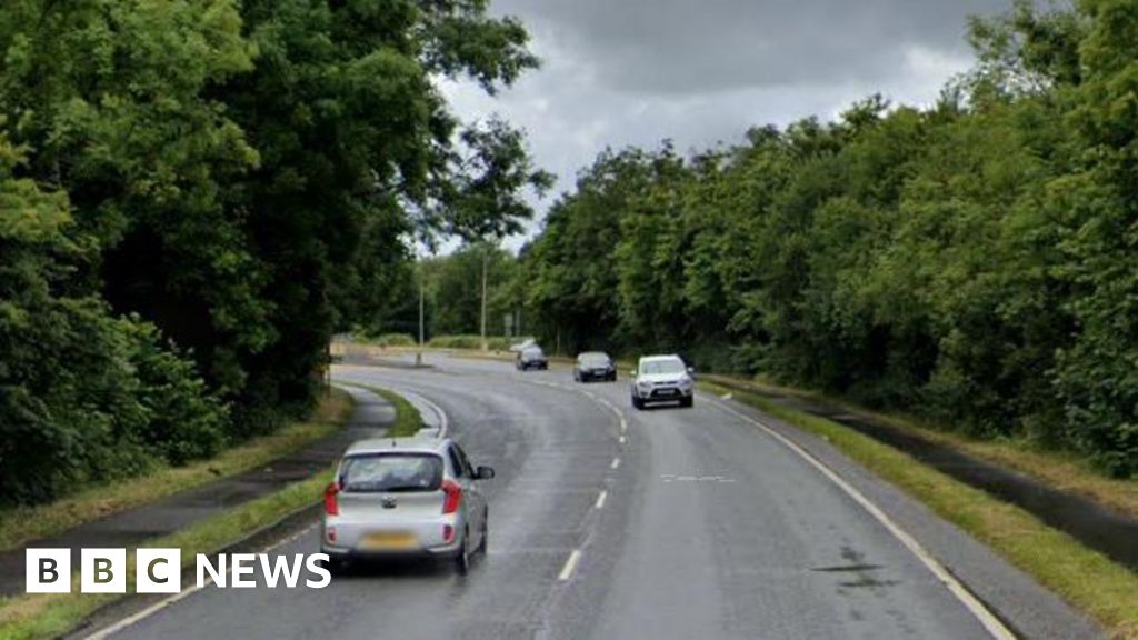 Carmarthenshire: Van driver killed in crash with two lorries 