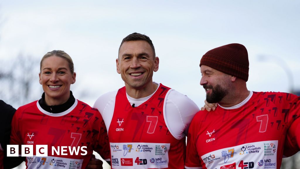 Sinfield starts 230-mile run for charity