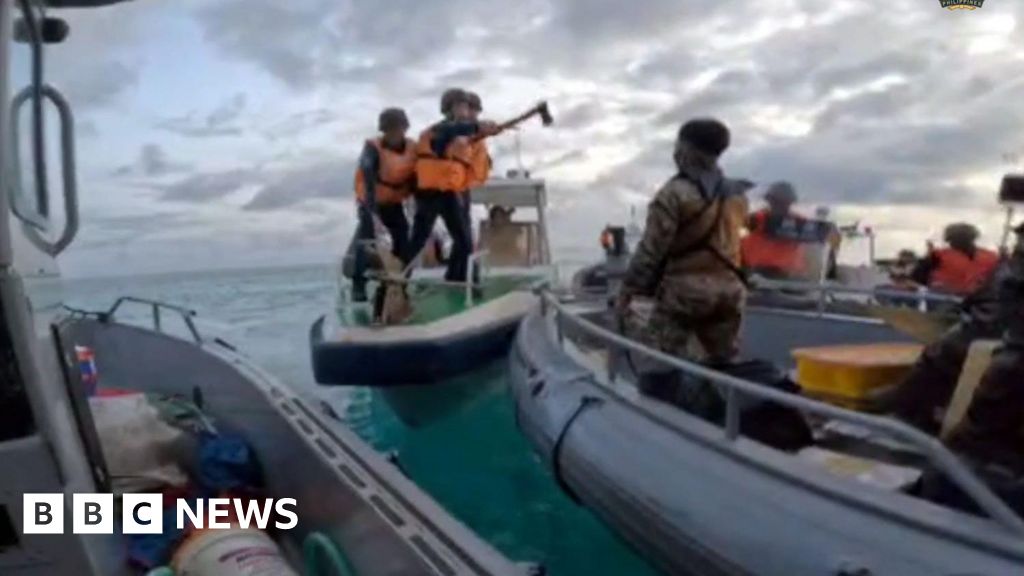 Филипински войници се биеха с китайската брегова охрана „с голи ръце“