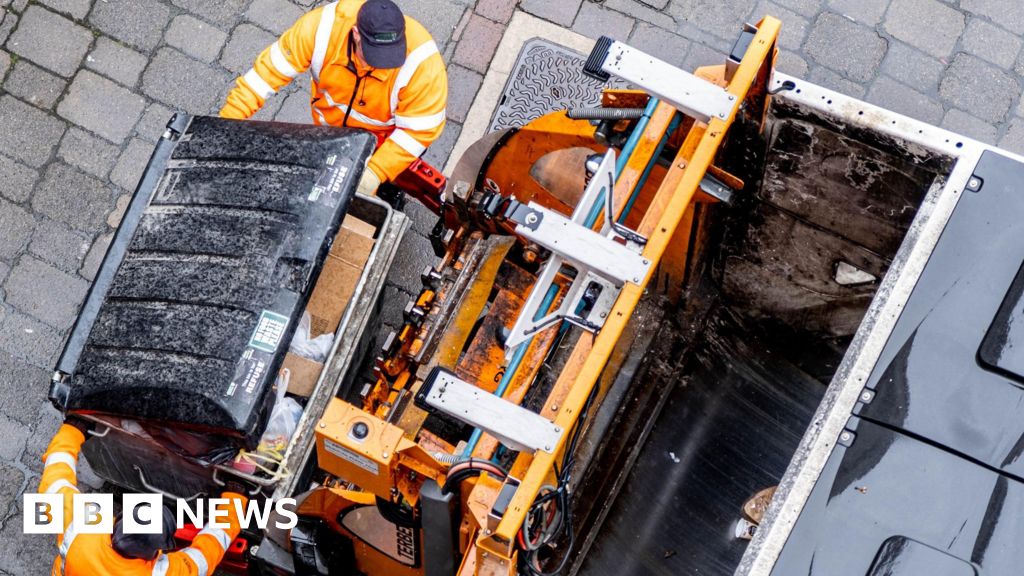 bbc.co.uk - Comhairle selling &pound;456,000 bin lorry it has hardly used