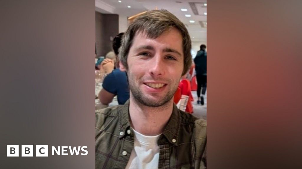 Man dies after being punched outside pub
