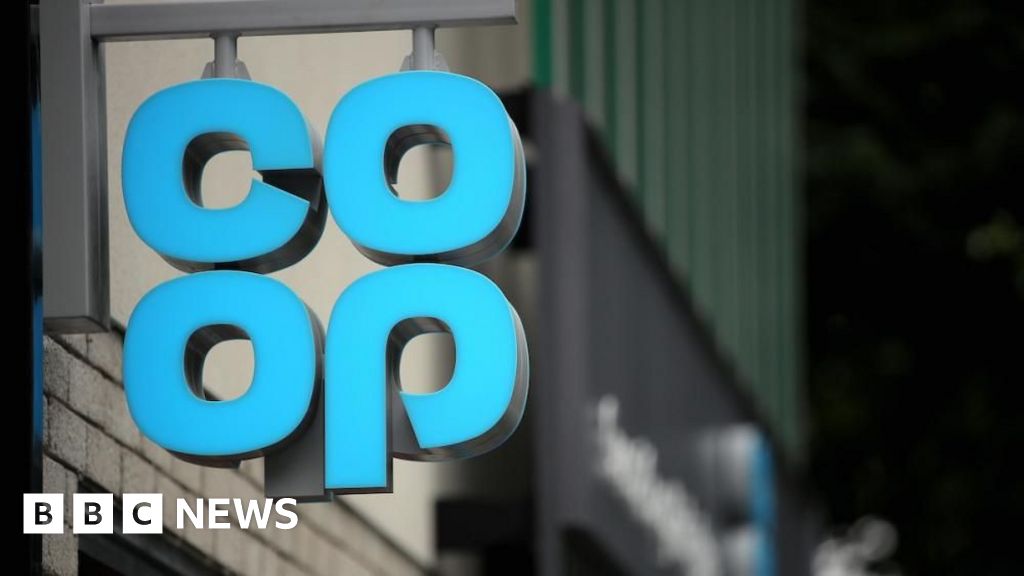 Staff urged to keep cameras on in meetings