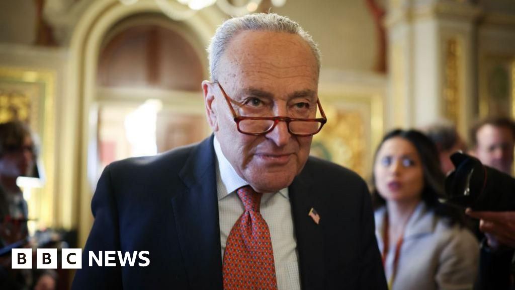 The US may avert a looming government shutdown after a top Democrat said he would support a Republican funding bill to keep it open.  Senate Minority 