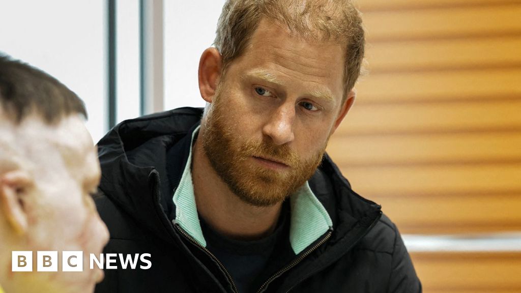 Prince Harry in surprise visit to Ukraine to meet war victims thumbnail