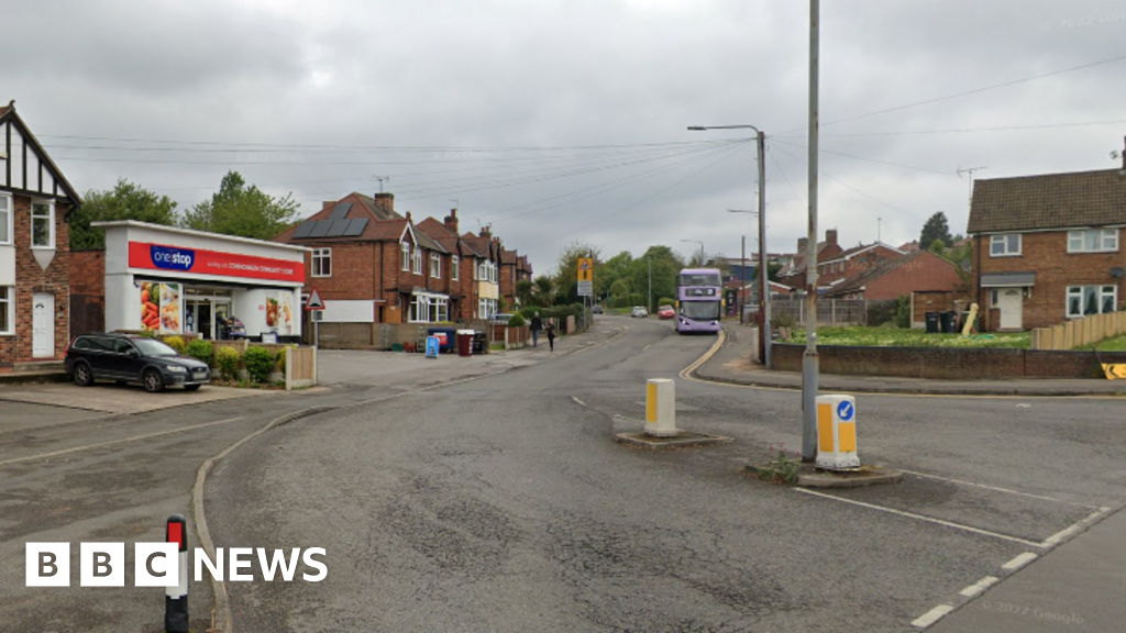 Carlton: Men arrested as laughing gas and knife seized - BBC News