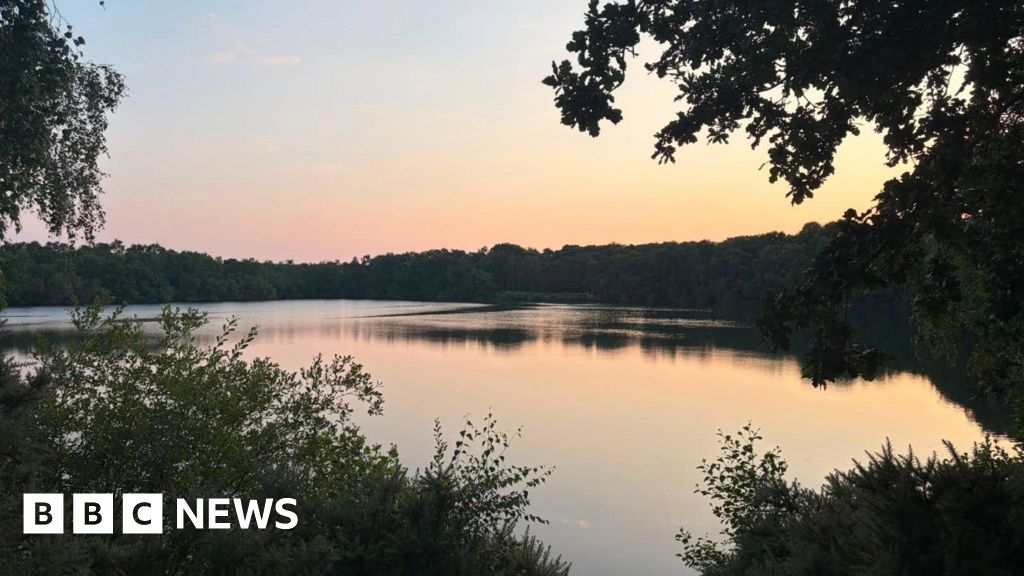 bbc.co.uk - Holly Phillips - Teen taken to hospital after lake incident in Lincoln