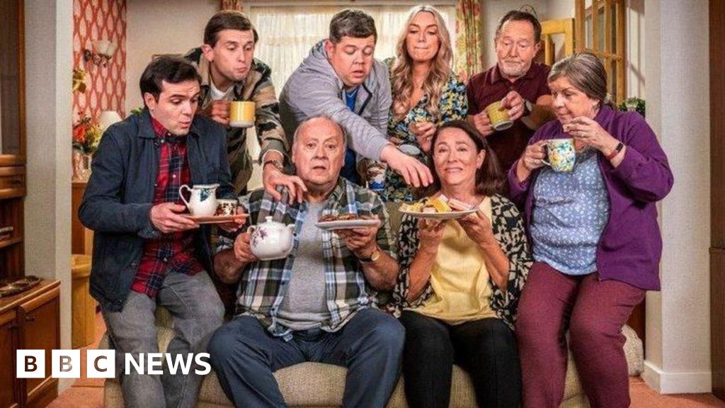 Two Doors Down in surprise return with Christmas special