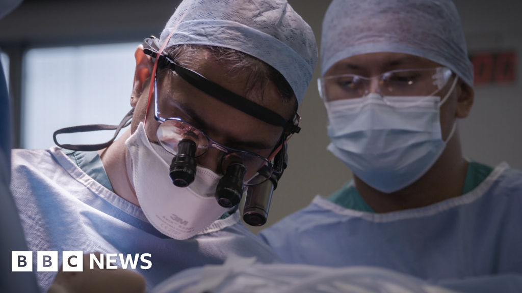Cambridge surgeon warn parents of skin cancer risks to children
