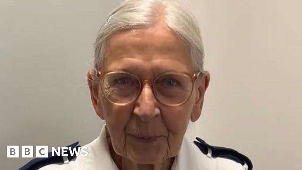 bbc.co.uk - Emma Petrie - Pilgrim Hospital nurse Iva Hills, 80, puts longevity down to positivity
