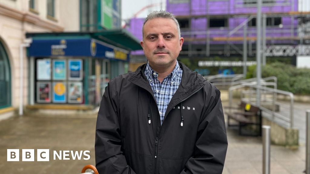 Food costs 'pushing families close to breadline'