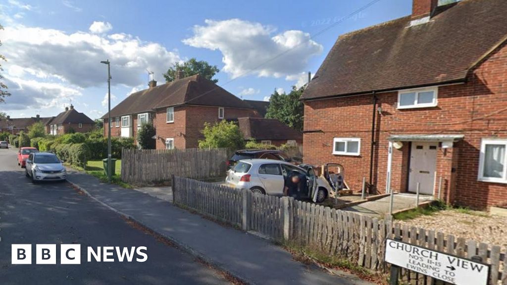 Surrey Police Arrest Two People After Woman Found Dead - BBC News