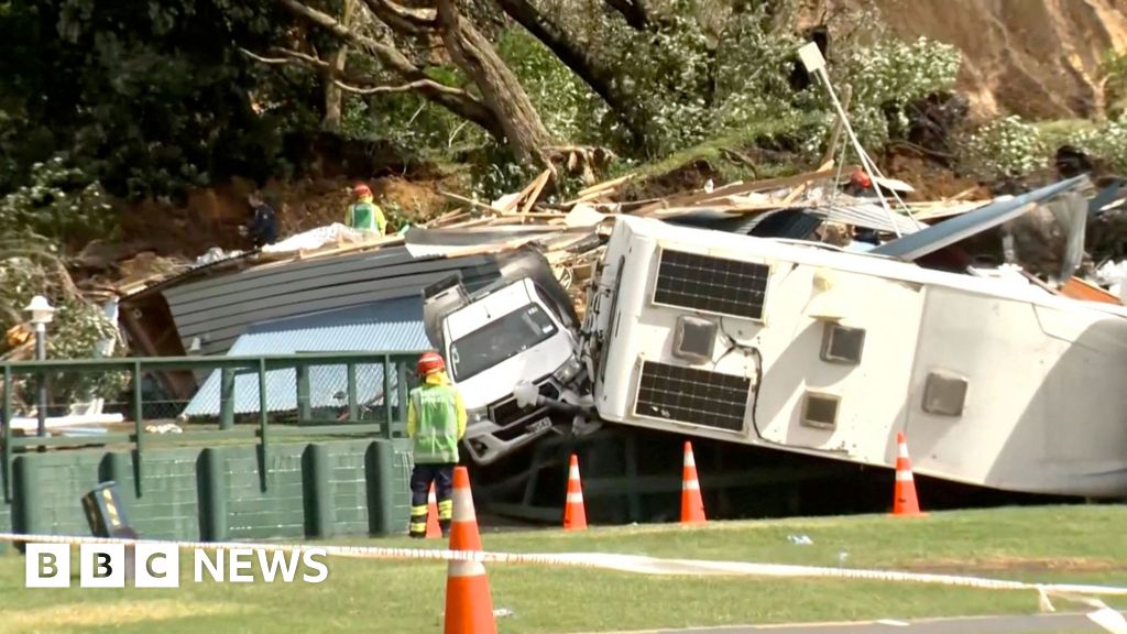 Dua Tewas dan Beberapa Hilang Usai Longsor Mematikan