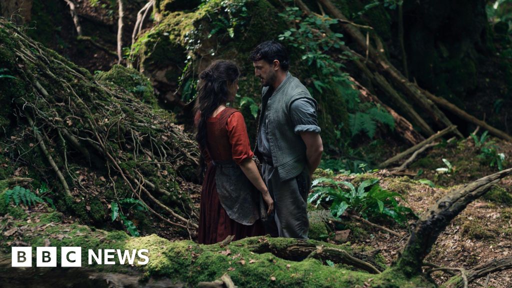 bbc.co.uk - Chloe Hughes - The Hollywood effect of Hamnet on Stratford and Weobley - BBC News